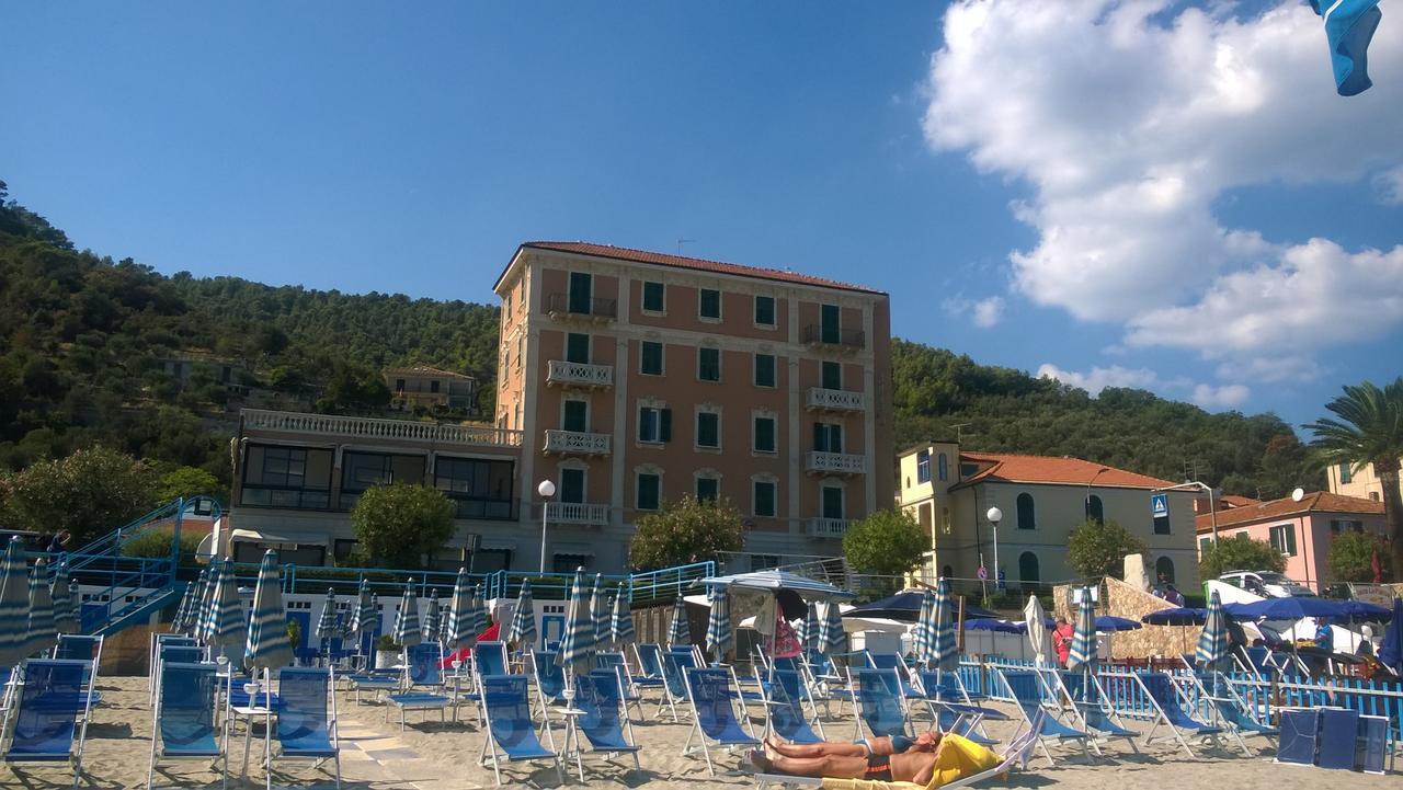 Hotel Monique Noli Eksteriør bilde